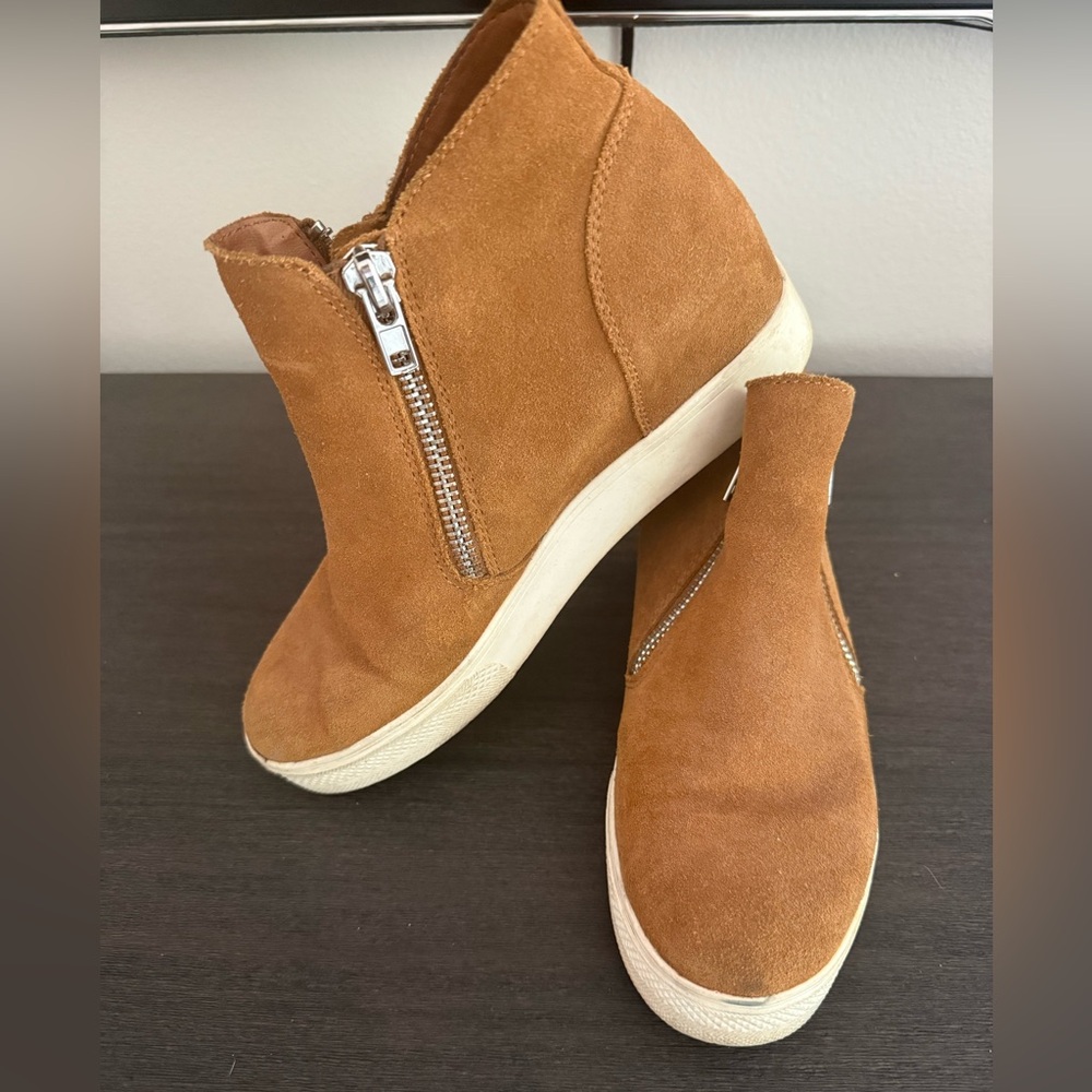 Steve Madden Wedgie Sneaker sz 9.5
